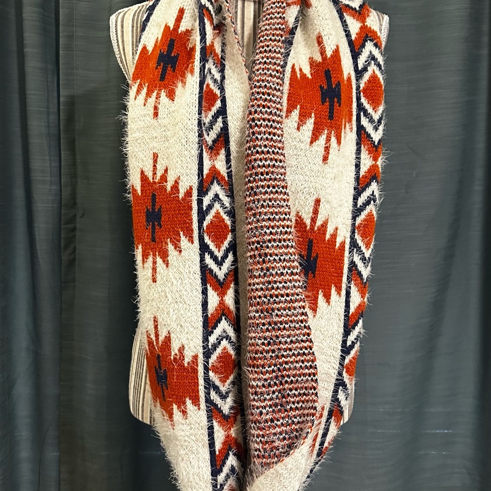 Southwestern Patterned Knit Scarf